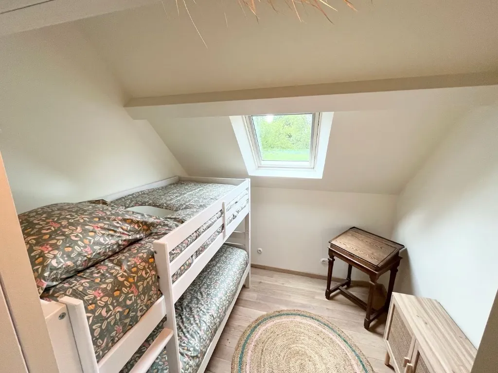 Chambre parentale vue jardin calme